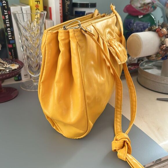 Vintage 80s Yellow Women's Shoulder Bag - Picture 2 of 7